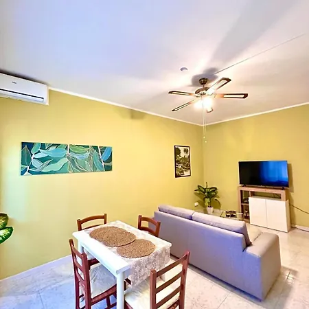Апартаменты Raf Rhome Seaside - Center 200m To The Sea Лидо-ди-Остия